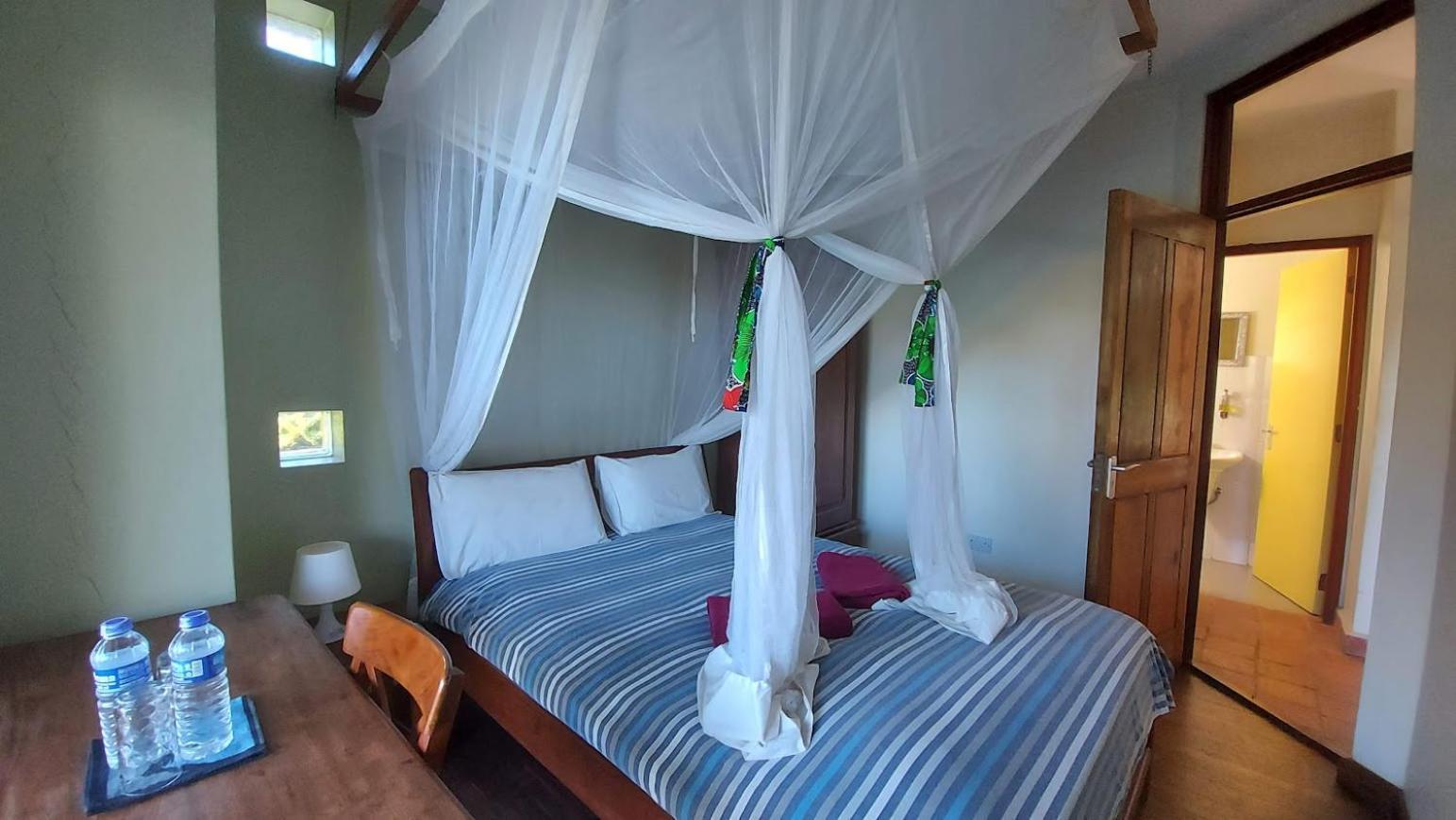 Yellow Haven Lodge Kampala Exterior foto